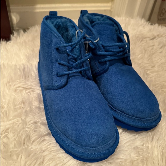 UGG Neumel II Boot Kids 6Y/7.5W Brand New - Picture 2 of 6